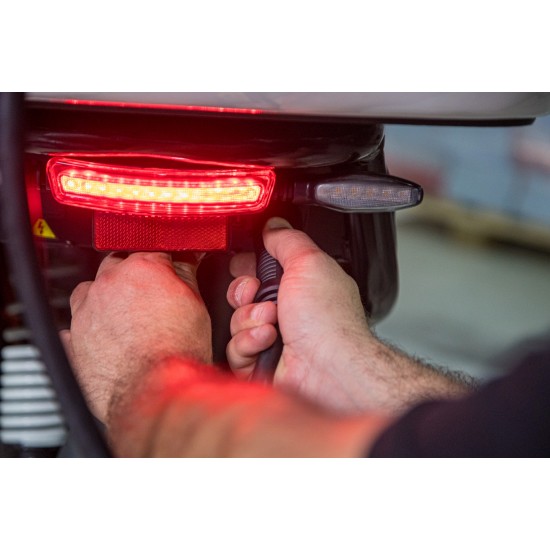 Motocicleta Electrica Cargo Ponie P2, 400L / 199 kg capacitate de incarcare, motor 4000W, baterie CATL 72V 94Ah, autonomie 185 km 13