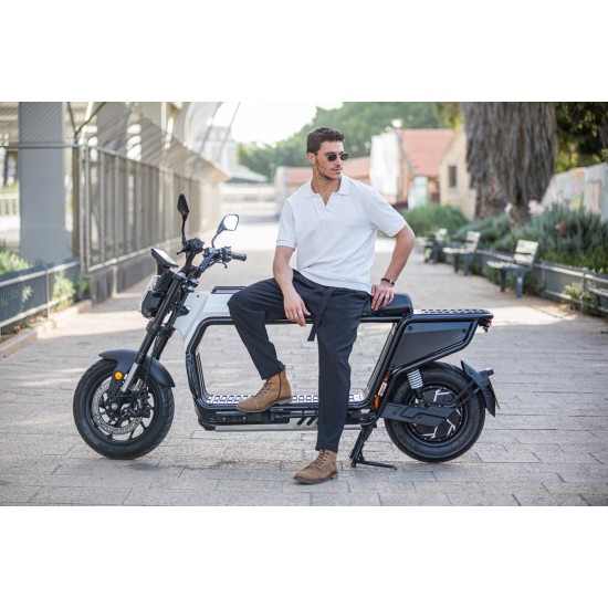 Motocicleta Electrica Cargo Ponie P2, 400L / 199 kg capacitate de incarcare, motor 4000W, baterie CATL 72V 94Ah, autonomie 185 km 17